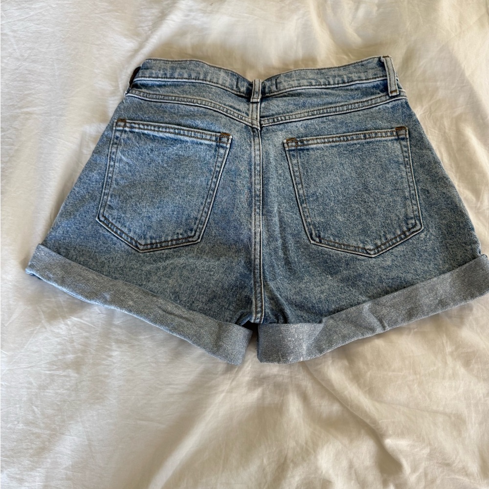 Abercrombie & Fitch 80’s Mom Short Ultra High Rise - Picture 2 of 3